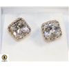 Image 1 : ESTATE SOLITAIRE EARRINGS IN DESIGN JEWELERS BOX