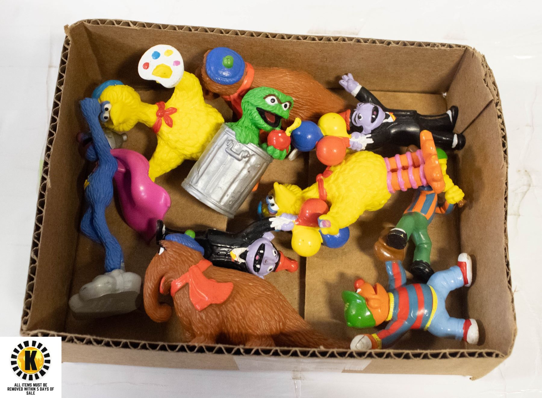 Muppet Items SET OF 10 VINTAGE MUPPETS FIGURINES