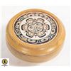 Image 1 : WEST COAST HAIDA NATIVE CEDAR WOODEN ROUND LIDDED