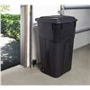 Image 2 : NEW UNITED SOLUTIONS 32 GALLON WHEELED OUTDOOR