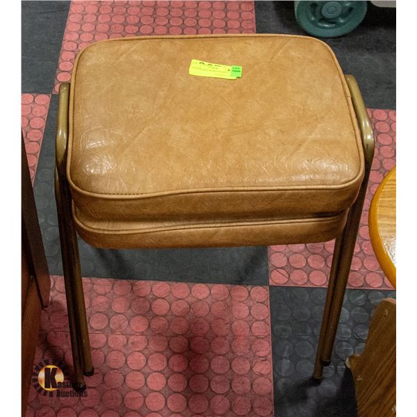 2 STACKABLE RETRO STOOLS