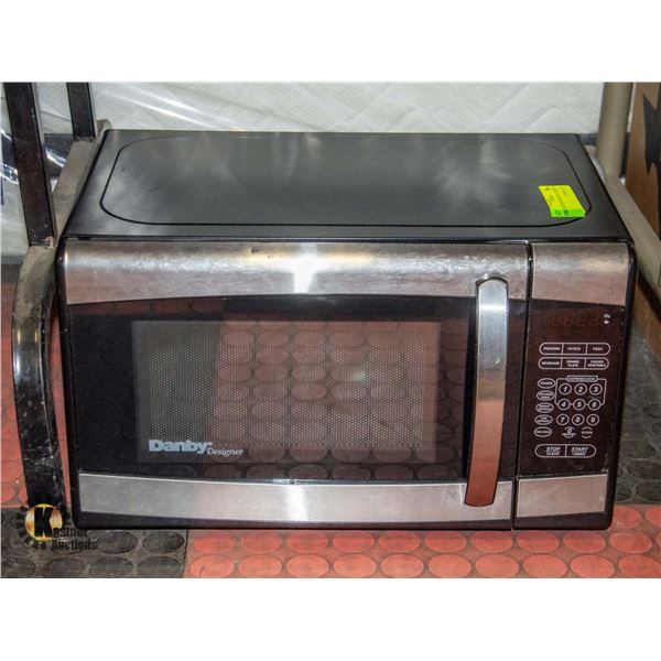 DANBY MICROWAVE SILVER/BLACK