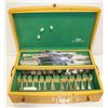 Image 1 : 90 PCS ONEIDA HOTEL PLATE SILVERWARE