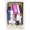 Image 1 : 3 PORTABLE BATTERY PKS + 2 ELECTRIC LINT REMOVERS