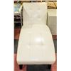 Image 1 : WHITE CHAISE LOUNGER CHAIR