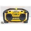 Image 1 : POLICE SEIZURE DEWALT WORK SITE CHARGER/ RADIO