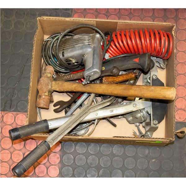 LOT OF ASSORTED TOOLS