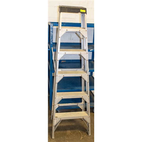 FEATHERLITE 6FT ALUMINUM HD STEP LADDER