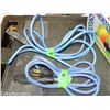 Image 2 : BOX FULL OF 5 EXTENSION CORDS