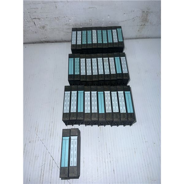 Lot of (32) Siemens #6ES7 131-4BF00-0AA0 Modules