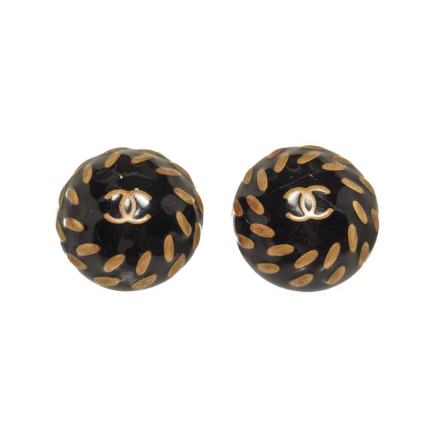 Chanel Round CC Earrings Earrings Gold Plated Metal, resin