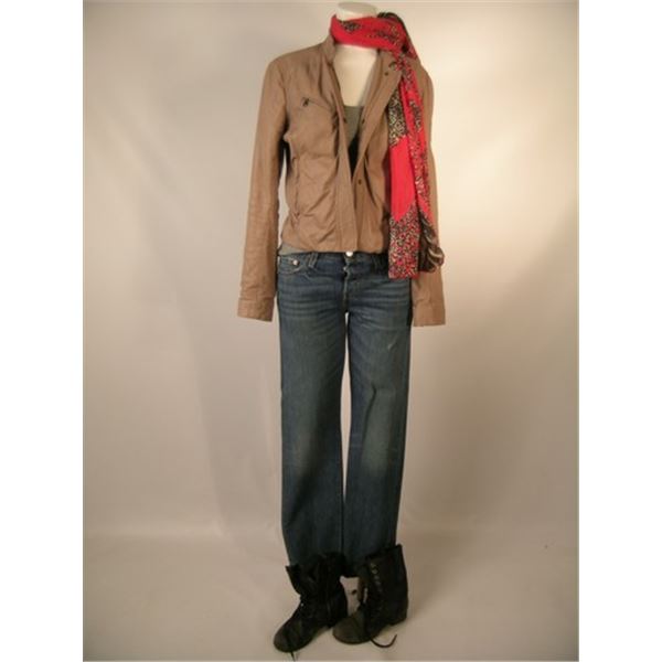 The Call Jordan (Halle Berry) Hero Movie Costumes