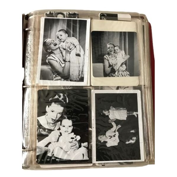 Liza Minelli 44 Page Photo Book Music Memorabilia