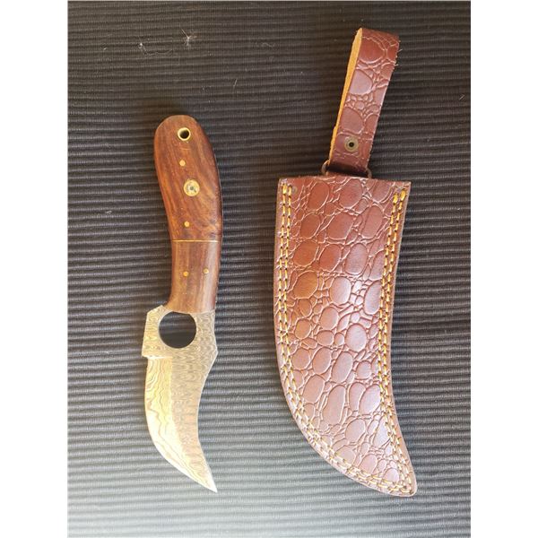 Hand Forged Damascus Steel Knife with Leather Sheath