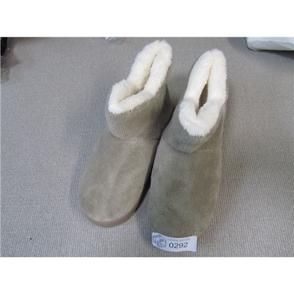 Cotton-padded Shoes size 8.5-9.5