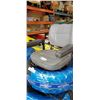 Image 1 : FOLDING TRACTOR SEAT