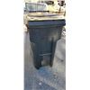 Image 1 : BLACK INDUSTRIAL GARBAGE CAN