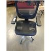 Image 2 : EXECUTIVE MESH BACK OFFICE CHAIR, ADJUSTABLE HEIGHT, ADJUSTABLE ARMS AND HEAD REST