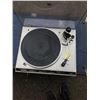 Image 2 : TECHNICS QUARTZ SL-Q3 AUTOMATIC TURNTABLE, UNTESTED