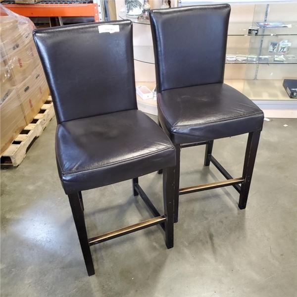 PAIR OF BLACK BAR STOOLS