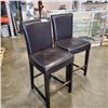 Image 2 : PAIR OF BLACK BAR STOOLS