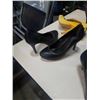 Image 2 : LOT OF LADIES SHOES, SIZES 6.5-8