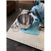 Image 8 : NEW KITCHENAID ARTISAN SERIES 5-QUART TILT-HEAD STAND MIXER TESTED AND WORKING - RETAIL $398