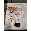 Image 1 : TRAY OF COLLECTIBLE CANADA  AND RCMP PINS, AND PRESIDENT OF THE UNITED STATES AIR FORCE ONE CUFFLINK