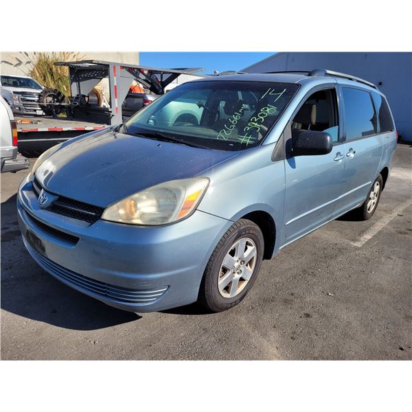 2005 Toyota Sienna CE 7 Passenger