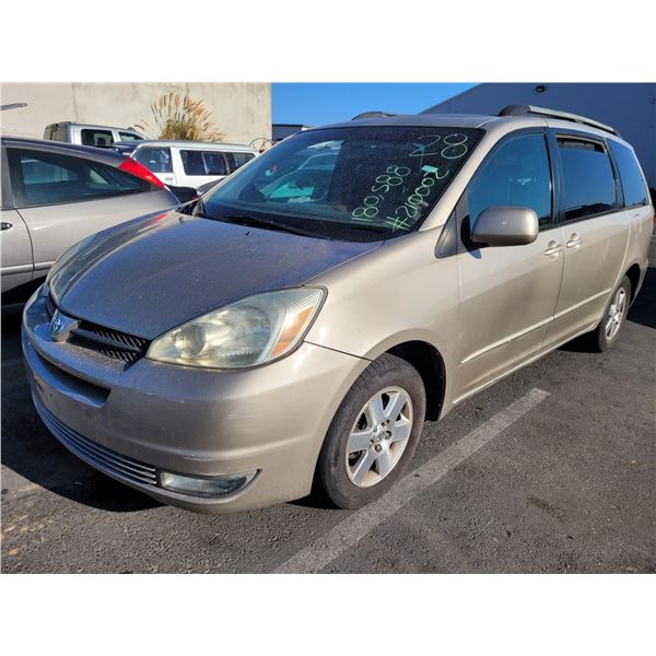 2004 Toyota Sienna XLE 7 Passenger