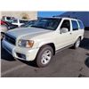 Image 1 : 2002 Nissan Pathfinder SE
