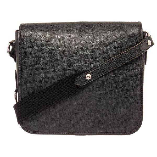 Louis Vuitton Andrei Messenger Bag Black Taiga