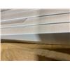 Image 2 : 240 PIECES OF GRADE AAA AD2-11 WHITE 92-13442 300MM X 600MM CERAMIC GLAZED WALL TILE