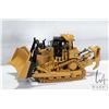 Image 2 : 1:50 scale Diecast Master CAT D9T track-type tractor. Item #85944 w/ shipper. Items may have been re