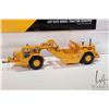 Image 2 : 1:48 scale Classic construction models CAT 637E wheel tractor-scraper