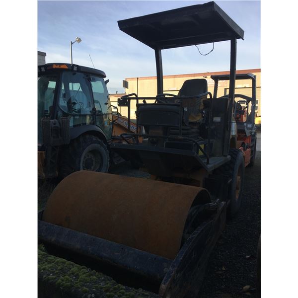 JCB VIBROMAX ROLLER 60" (2562 HOURS)