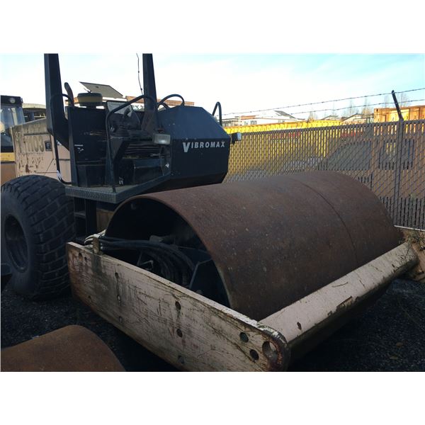 VIBROMAX 1130 ROLLER 84" (5739 HOURS)