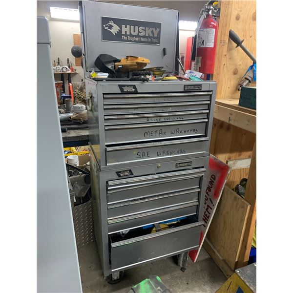 HUSKY GREY 10 DRAWER MOBILE INDUSTRIAL TOOL BOX WITH CONTENTS