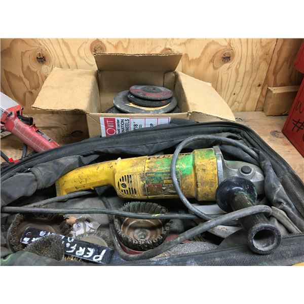 DEWALT DW840 7  ELECTRIC ANGLE GRINDER IN A DEWALT TOOL BAG & A BOX OF ASSORTED CUT OFF WHEELS