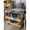 Image 1 : DELTA 10" DELUXE BENCH SAW AND JOBMATE 6" BENCH GRINDER-COMES W/WOODEN WORK TABLE