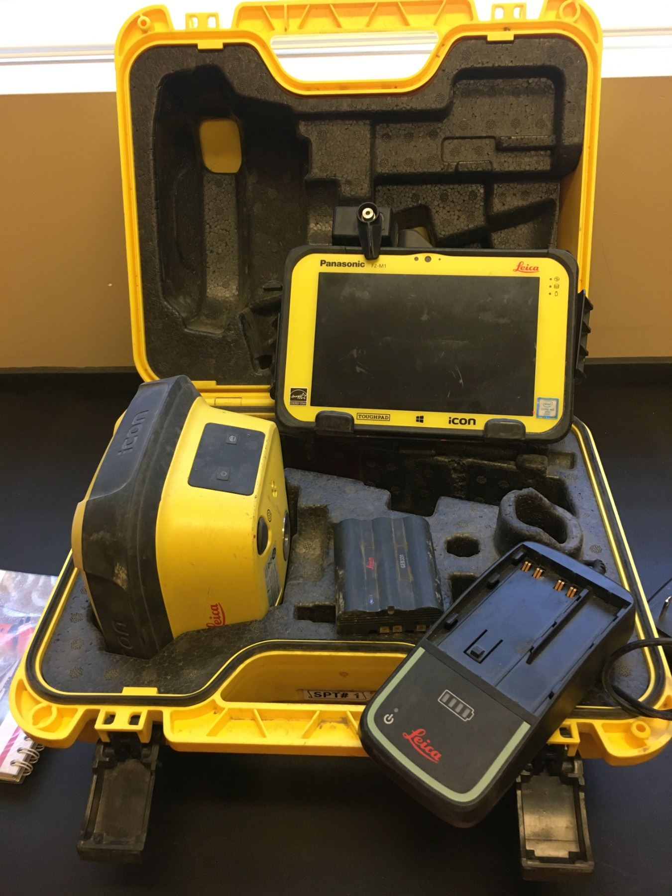 LEICA ICG70T GPS UNIT -TABLET COMPUTER WITH LEICA GPS 70 SMART ANTENNA ...