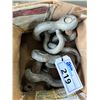 Image 2 : BOX OF ASSORTED RIGGING SHACKLES & HOOKS