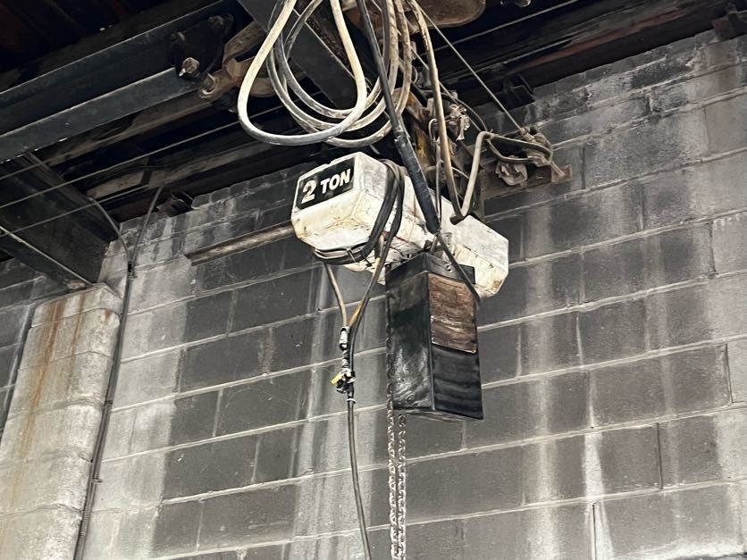 BIDDING EXTENDED ! APPROX 11,000 SQ FT COMMERCIAL BUILDING / WEST