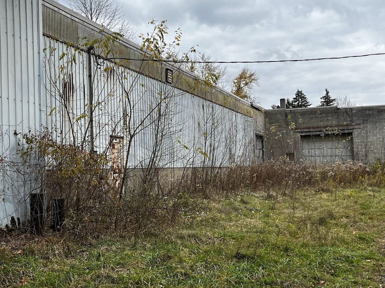 BIDDING EXTENDED ! APPROX 11,000 SQ FT COMMERCIAL BUILDING / WEST