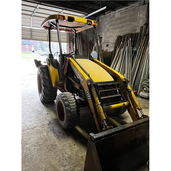 JOHN DEERE 110 4 X 4 LOADER BACKHOE/ DSL