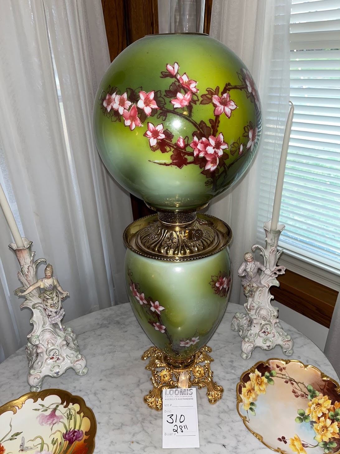 BEAUTIFUL 28" ANTIQUE GLOBE LAMP