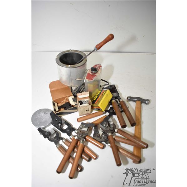 Lee Magnum melter stove, nine assorted bullet moulds including .358, .457, .45 CAL, .54 CAL, etc