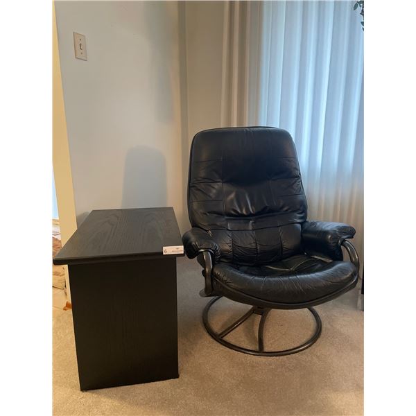 Leather Swivel Chair & Black Side Table 26Lx16Dx21H