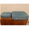 Image 2 : Matching Set Of Vintage Suitcases