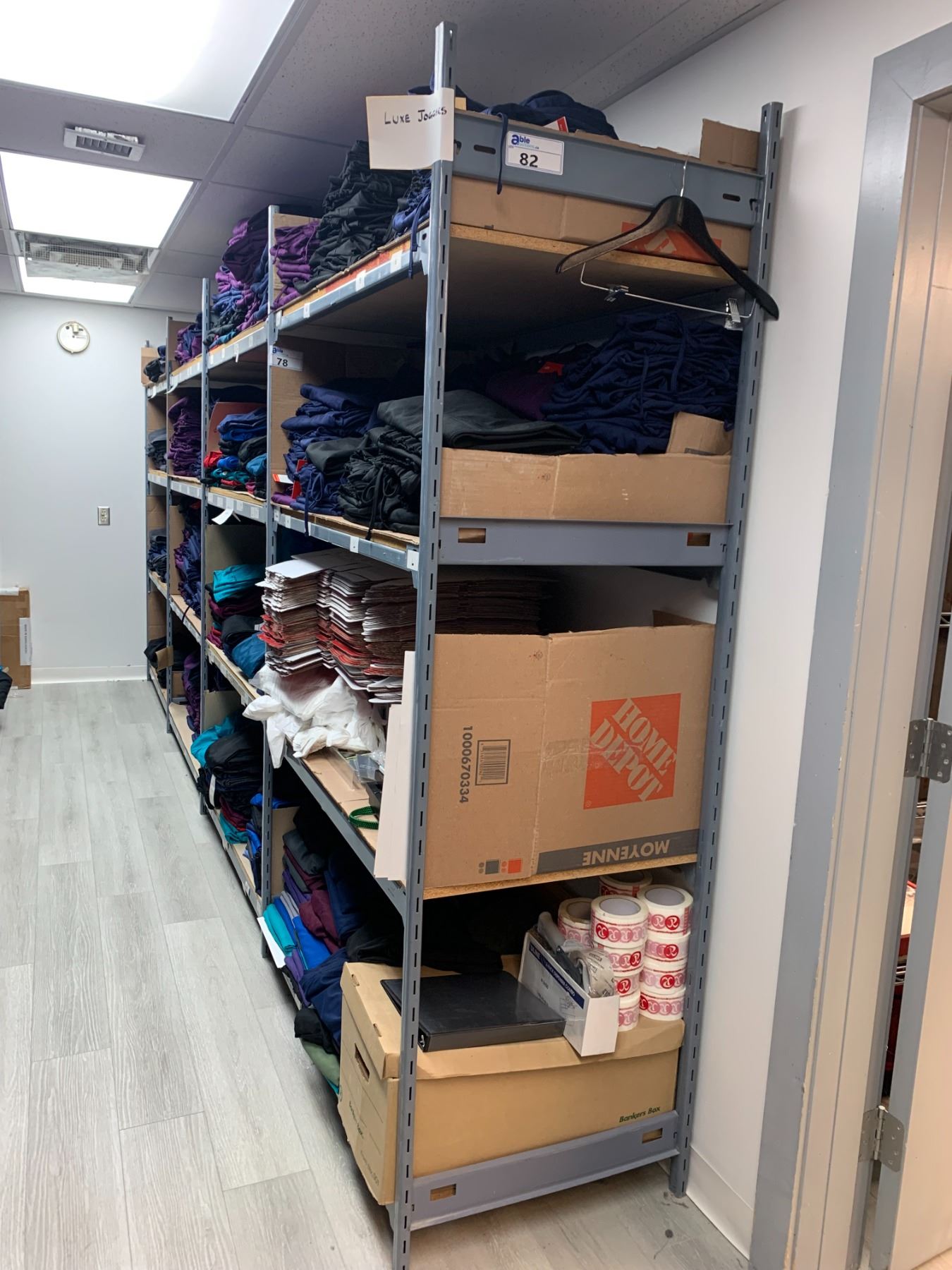 *O* *LD* APPROX 17FT LONG GREY METAL SHELF RACKING SYSTEM - APPROX. 7FT ...